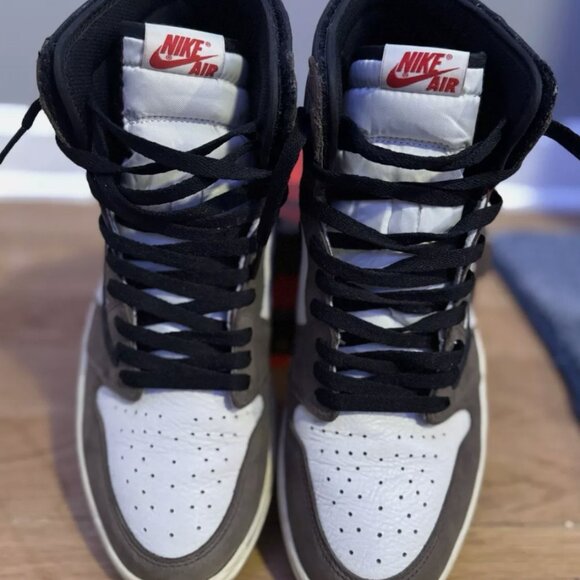 Travis Scott Jordan 1 High - Picture 4 of 5